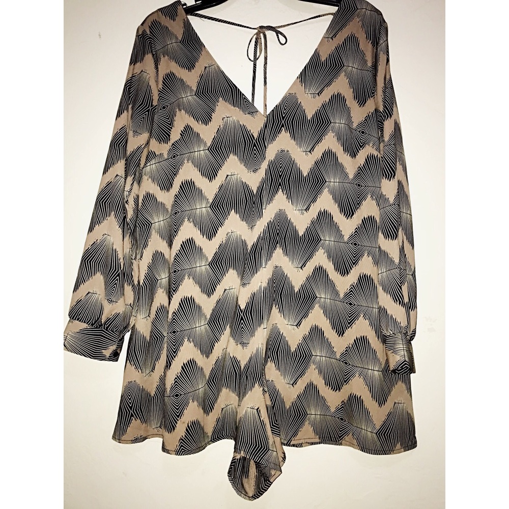 LUSH Long sleeved romper